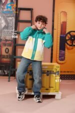 جاكيت أولاد شتوي/خريفي بتصميم كتل ألوان (Color-Blocked Puffer Jacket).